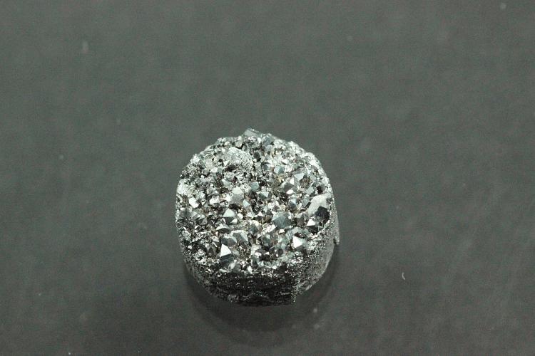 Quarz Druzy, Form rund, Farbe silberfarben, ca Mae  8mm, Hhe 4,1-4,6 mm