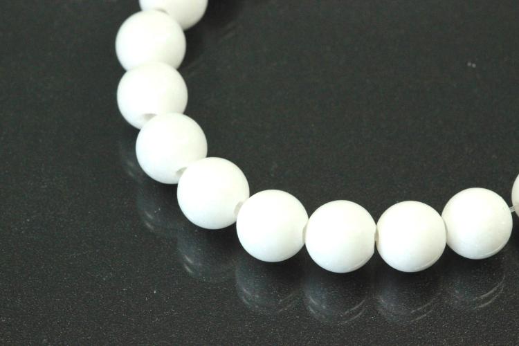 White Agate spherical gemstone strand white, approx. dimensions  8mm, approx. 39,0 - 40,0cm long.