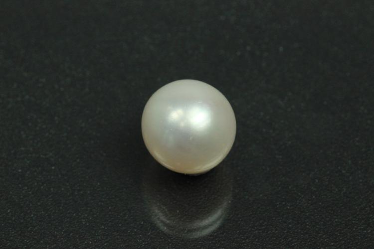 Freshwater pearls, undrilled round, approx.size 10,0mm, nice luster A, color white