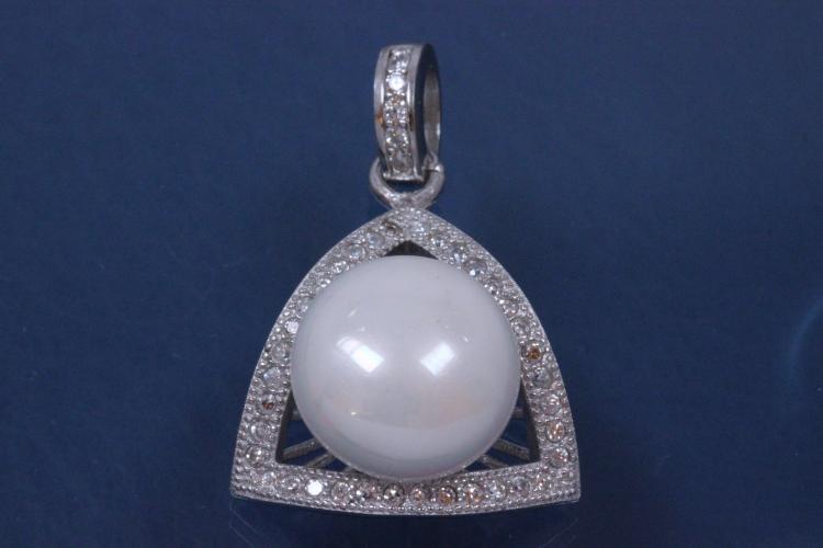 Anhnger in Dreieckform mit Perle und Zirkonia 925/- Silber rhodiniert,
