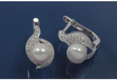 Earring with post and leaf 925/- Silber,rhodium plated. Length 15,5mm, wide 10,0mm, cubic cirkonia, 1 x white FWP 7,0mm.