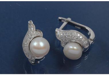 Earring with post and leaf 925/- Silber,rhodium plated. Length 16,0mm, wide 11,0mm, cubic cirkonia, 1 x white FWP 7,5mm.