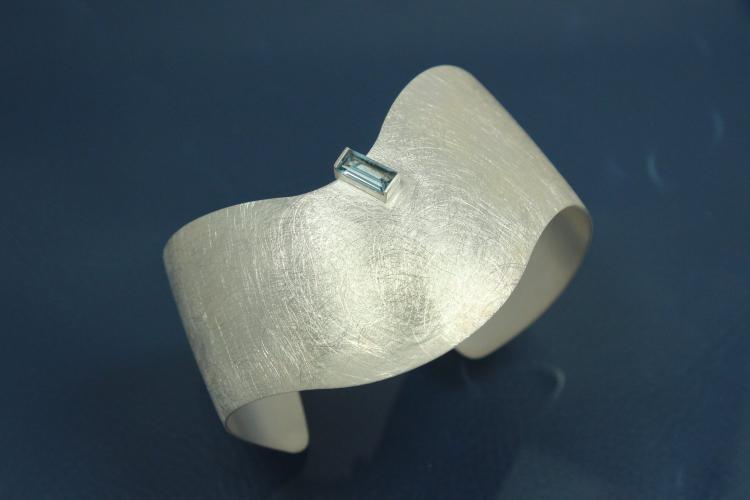 Armspange mit synth. Spinell Baguett ca. 4x8mm, 925/- Silber, mattiert, ca. 29mm breit, Innenma� ca. 6,5cm
