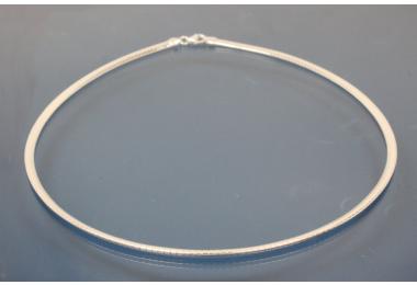 Omega-Reif massiv halbrund (nicht teilhohl) ca. Mae B 3,2mm, MS 1,4mm mit Karabiner, ca Mae Endglied B 3,8mm, MS 2,85mm,925/- Silber, Lnge ca. 50cm