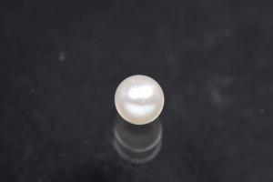 Swasserperlen, angebohrt rund, ca.Mae 4,0-4,5mm, Farbe weiss