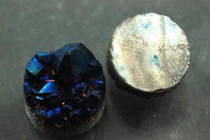 Quarz Druzy, Form rund, Farbe blaufarben, ca Mae  10mm, Hhe 5,7-8,9 mm