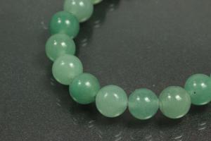 Green Aventurin spherical gemstone strand green, approx. dimensions  8mm, approx. 39,0 - 40,0cm long.