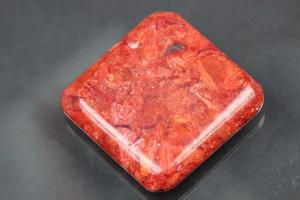 sponge coral pendant pressed red square size 39 x 39mm, 8mm thickness, hole  ca. 1,2mm, diagonal drilled