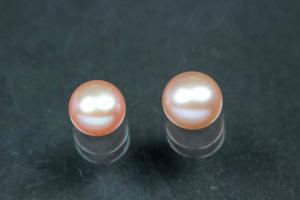 freshwater pearls, half drilled Button, approx. size 6,0-6,5mm, high 5,0-5,5mm, color plum