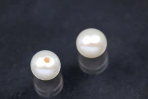 Swasserperlen, angebohrt Button, ca.Mae 6,0-6,5mm, Hoch 5,0-5,5mm, Farbe weiss