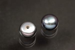 Swasserperlen, angebohrt Button, ca.Mae 6,5-7,0mm, Hoch 4,5-5,0mm, Farbe peacock