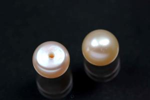 Swasserperlen, angebohrt Button, ca.Mae 7,0-7,5mm, Hoch 5,5-6,0mm, Farbe peach