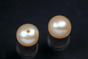 Swasserperlen, angebohrt Button, ca.Mae 7,5-8,0mm, Hoch 6,5-7,0mm, Farbe peach