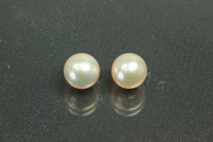 Freshwater pearls, undrilled round, approx.size 7,0mm, color shades of cream