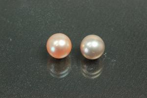 Freshwater pearls, undrilled round, approx.size 7,0mm, color shades of peach