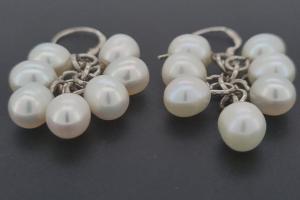 Perlohrh�nger Potatoe weissfarben, ca. 5-6mm, mit 925/- Silberohrhaken