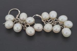 Perlohrh�nger Potatoe weissfarben, ca. 5-6mm, mit 925/- Silberohrhaken