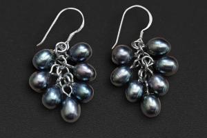 Perlohrhnger Potatoe schwarzfarben, ca. 5-6mm, mit 925/- Silberohrhaken