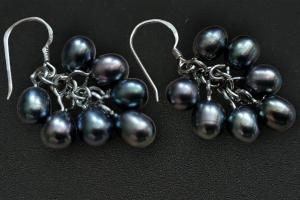 Perlohrhnger Potatoe schwarzfarben, ca. 5-6mm, mit 925/- Silberohrhaken