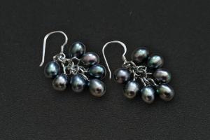 Perlohrhnger Potatoe schwarzfarben, ca. 5-6mm, mit 925/- Silberohrhaken