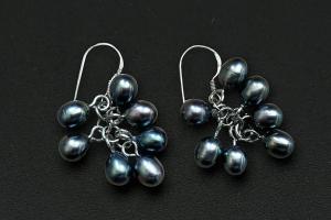 Perlohrhnger Potatoe schwarzfarben, ca. 5-6mm, mit 925/- Silberohrhaken