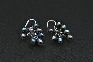 Perlohrhnger Potatoe schwarzfarben, ca. 5-6mm, mit 925/- Silberohrhaken