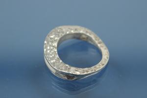 Colliermittelteil 925/- Silber rhodiniert Fl�che beide Seiten geh�mmert ca Ma�e A� 20,5 I� 14,5mm Bohrung �2,2mm St�rke 4,5 im Verlauf 1,3mm